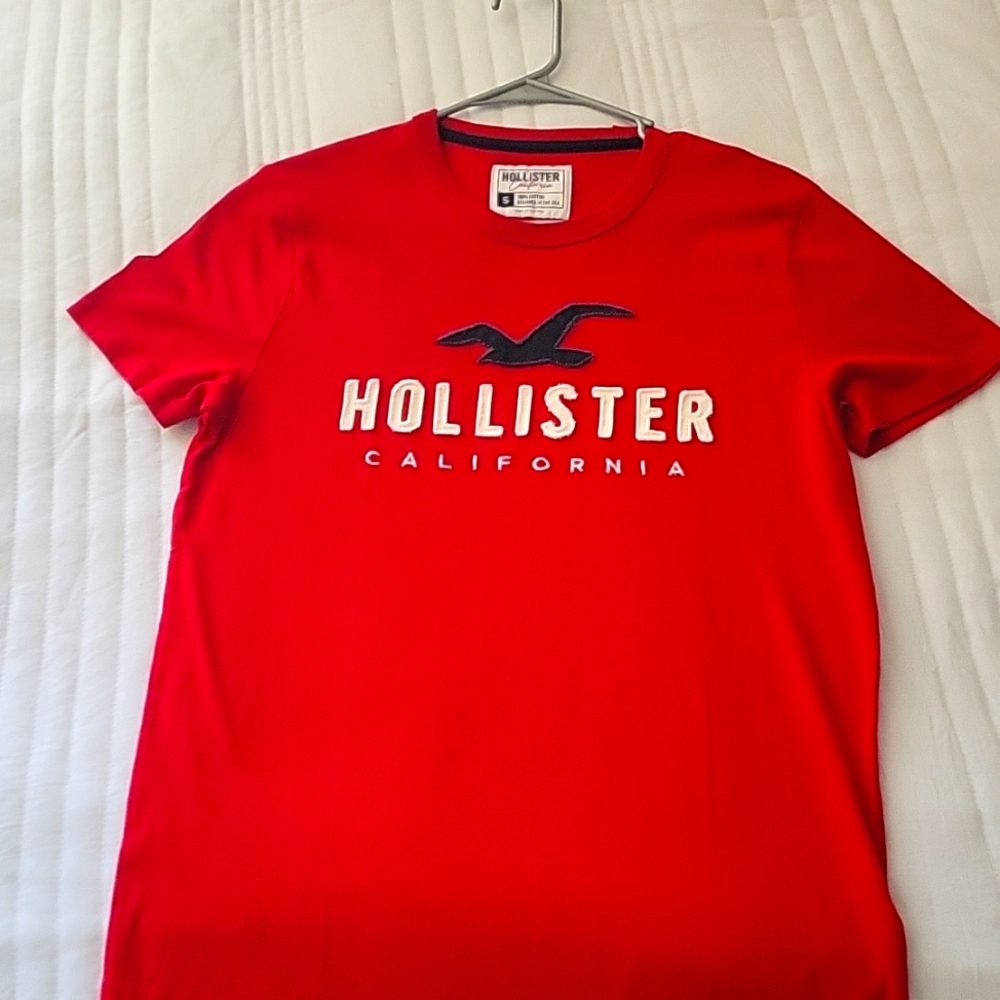 Hollister Tee, Red Sm.